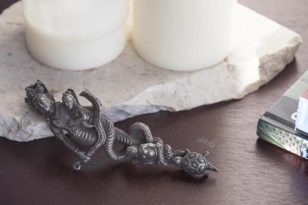 vacaciones pisos alquiler new york pisos apartamentos new york Piso de alquiler en Brooklyn New York diseño decoración interiores alquiler decoración minimalista usa new york brooklyn decoración en blanco cocinas oscuras cocinas modernas blog decoración nórdica 