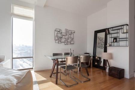 vacaciones pisos alquiler new york pisos apartamentos new york Piso de alquiler en Brooklyn New York diseño decoración interiores alquiler decoración minimalista usa new york brooklyn decoración en blanco cocinas oscuras cocinas modernas blog decoración nórdica 