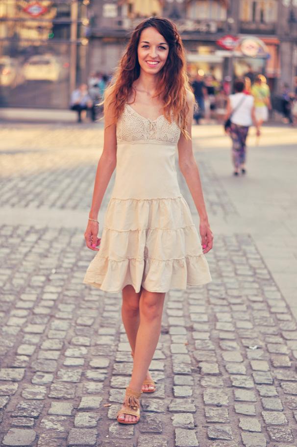 VESTIDO + SANDALIAS DE FLECOS