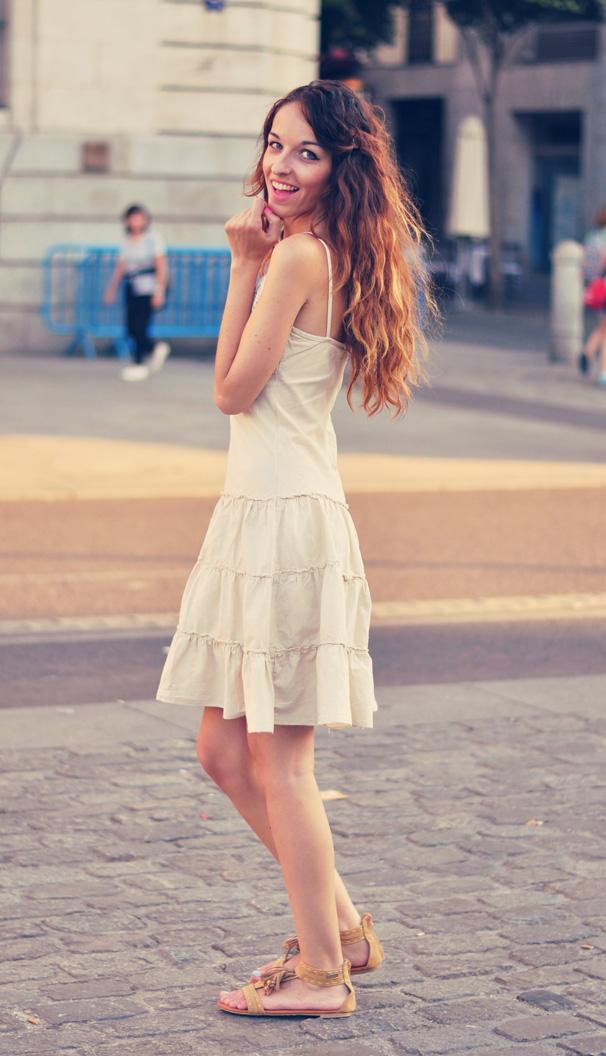 VESTIDO + SANDALIAS DE FLECOS