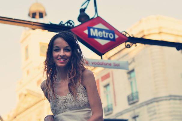 VESTIDO + SANDALIAS DE FLECOS