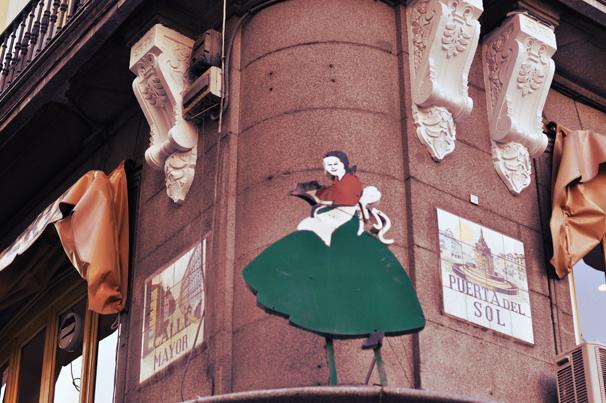 VESTIDO + SANDALIAS DE FLECOS