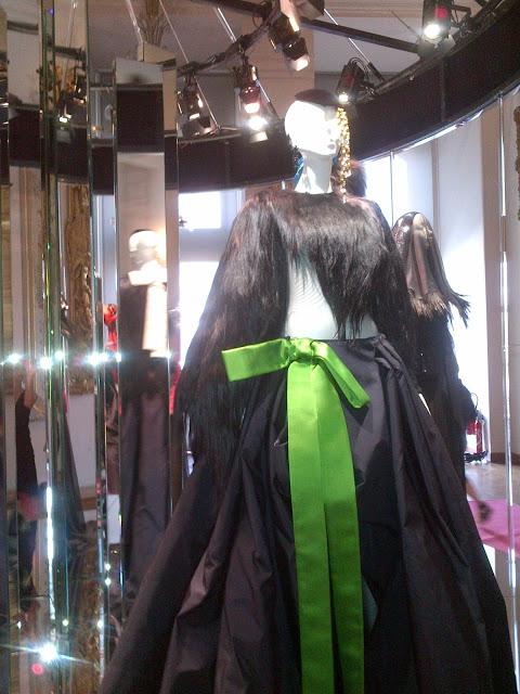 Christian Lacroix y Schiaparelli: creando arte