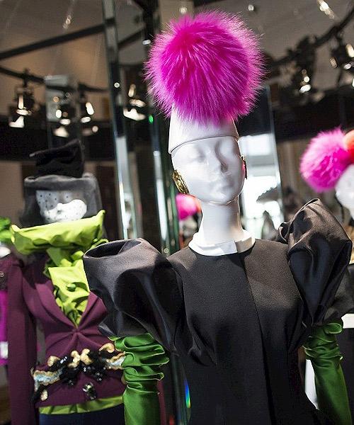 Christian Lacroix y Schiaparelli: creando arte