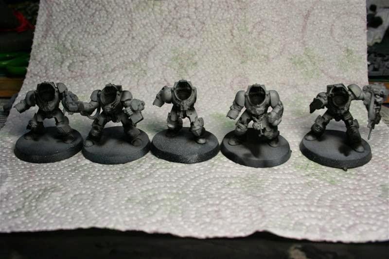 Presombreado negro en las servoarmaduras de los paladines