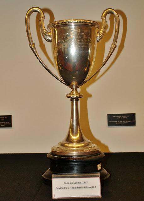 La Sala de Trofeos del Sánchez Pizjuán (3)