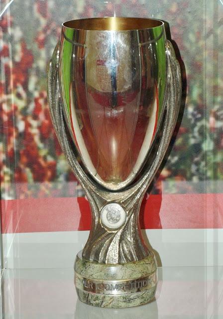 La Sala de Trofeos del Sánchez Pizjuán (2)