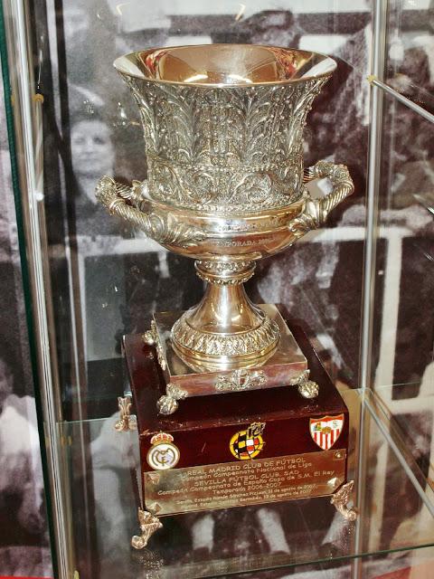 La Sala de Trofeos del Sánchez Pizjuán (2)