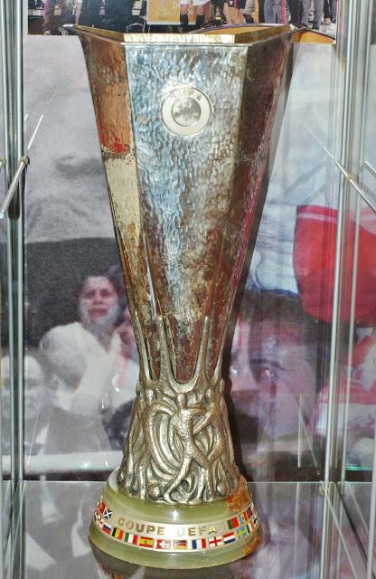 La Sala de Trofeos del Sánchez Pizjuán (2)