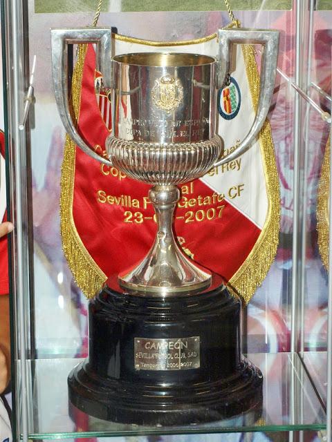 La Sala de Trofeos del Sánchez Pizjuán (2)