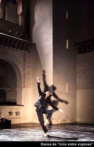 'Lirio entre espinas', la Biblia del Oso danza en Santiponce