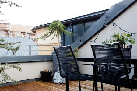 Dúplex con terraza estilo nórdico dúplex con terraza decoración diseño nórdico decoración exteriores nórdico decoración dúplex y áticos decoración diseño exteriores balcones y terrazas decoración blanco y negro blog diseño decoración interiores nórdico