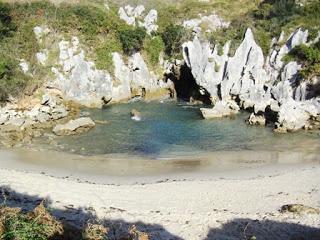 De Torimbia a Gulpiyuri: un sendero entre playas