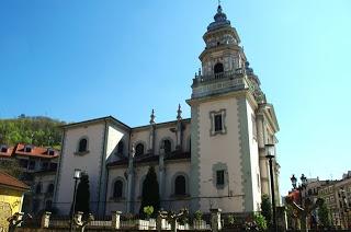 Mieres: un castillete en el Camino