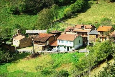 Mieres: un castillete en el Camino