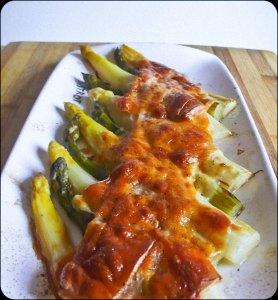 esparragos verdes y blancos