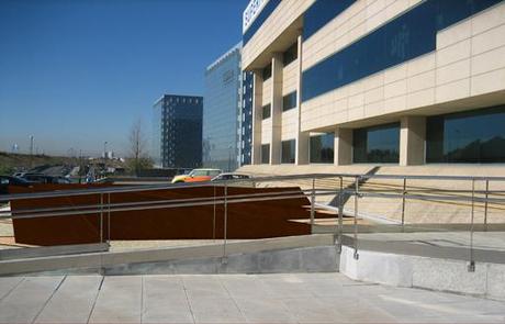 A-cero presenta dos propuestas de paisajismo para un edificio al norte de Madrid