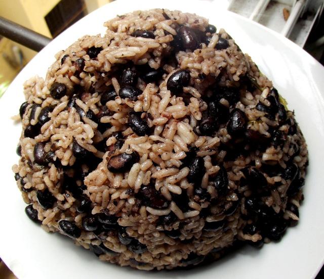 moro congrí (moro de habichuelas negras)