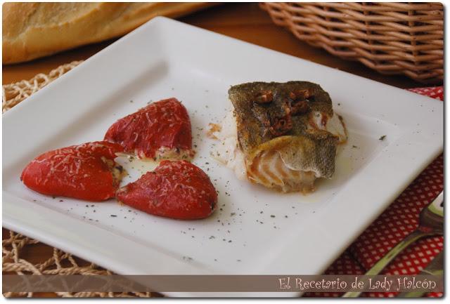 Menú 2: Bacalao con pimientos del piquillo rellenos de queso, cebolla y nueces #menuVictofer