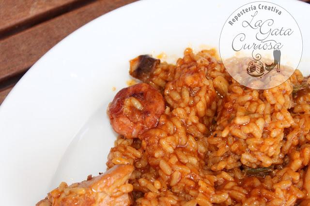 ARROZ CAMPERO CON POLLO, CHORIZO Y MORCILLA