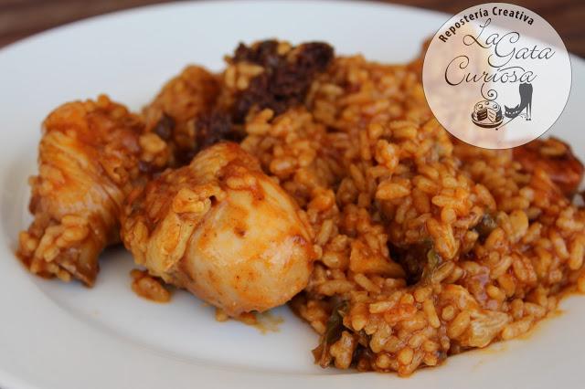 ARROZ CAMPERO CON POLLO, CHORIZO Y MORCILLA