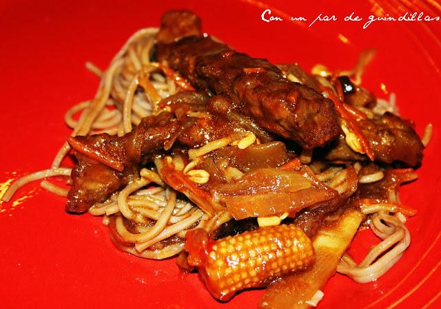 Ternera a la cerveza negra con fideos soba