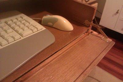 ♥ ♥ ♥ UN CAJON CONVERTIDO EN BANDEJA EXTRAIBLE