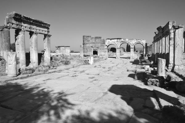 Ruinas de Hierápolis, en la parte superior de Pamukkale