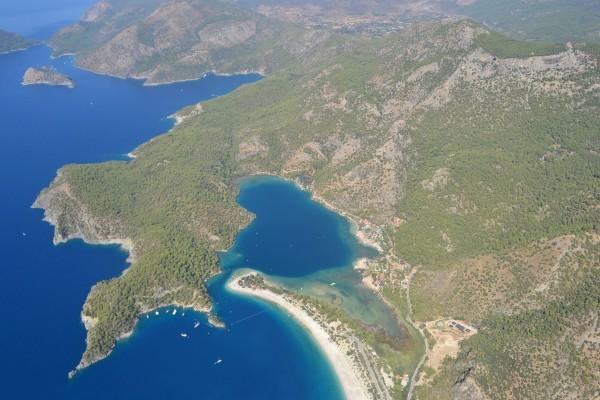 La preciosa playa y laguna azul de Oludeniz