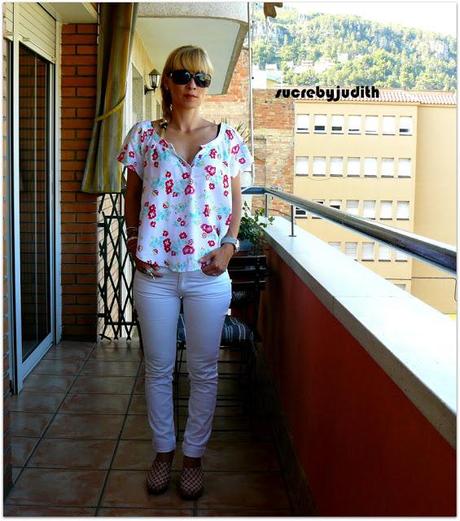 HOLLISTER LOOK HOLLISTER LOOK