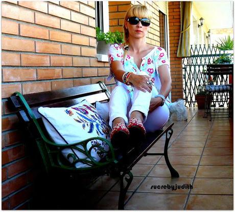 HOLLISTER LOOK HOLLISTER LOOK