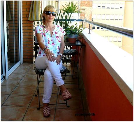 HOLLISTER LOOK HOLLISTER LOOK