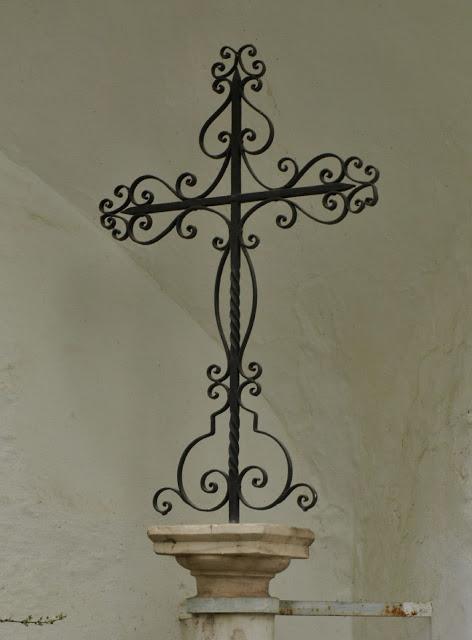 La Plaza de la Escuela de Cristo (5): la Cruz.