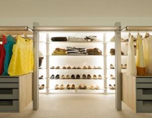 DRESSWALL: un original armario creado por ANYWAYdoors