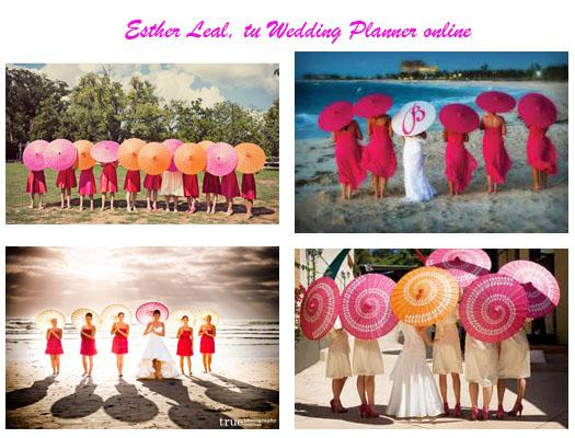 Damas de honor con sombrilla