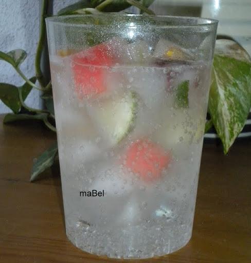 Cubitos de hielo con frutas