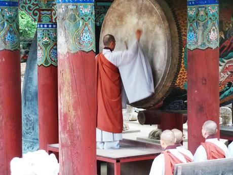 Templo Haeinsa. Experiencia en un templo budista coreano. Templo Haeinsa. Experiencia en un templo budista coreano.