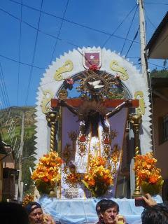 VENERADA IMAGEN DEL CRISTO DE MAYO DE HUARIACA-PASCO