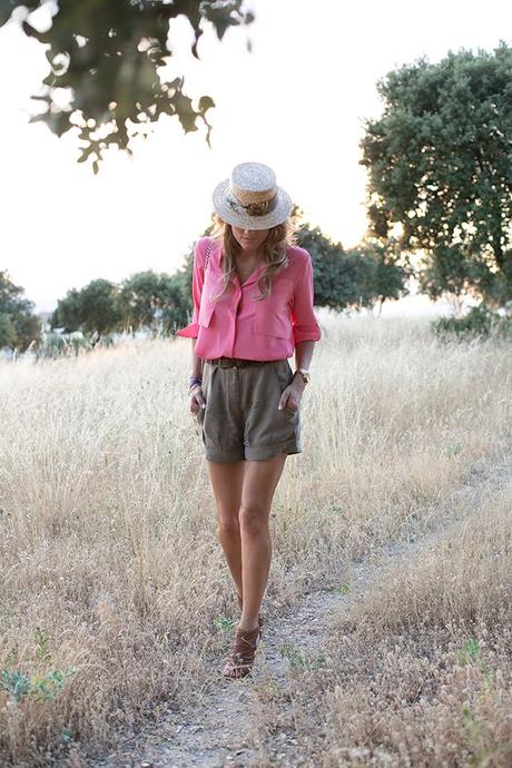 cristina blanco, fashion bloggers, spain fashion bloggers, OUTFITS, bdba, shorts seda verde caza, camisa fluor, canotier, bohochic hat, bohochic tocados, steve by steven madden, mini chic, lacambra, dime que me quieres, adamarina, Aristocrazy, Michael Kors, 