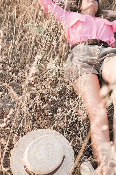 cristina blanco, fashion bloggers, spain fashion bloggers, OUTFITS, bdba, shorts seda verde caza, camisa fluor, canotier, bohochic hat, bohochic tocados, steve by steven madden, mini chic, lacambra, dime que me quieres, adamarina, Aristocrazy, Michael Kors, 