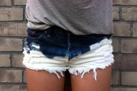 inspiration, denim shorts, ripped jeans, studded jeans, coalnterry vintage, festival looks, alessandra ambrosio, 