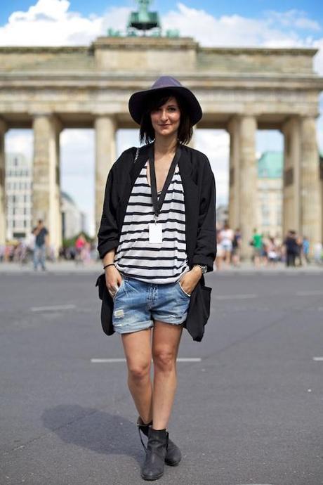inspiration, denim shorts, ripped jeans, studded jeans, coalnterry vintage, festival looks, alessandra ambrosio, 