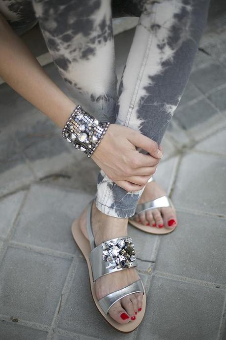 SPLASH! Bye bye skinny jeans... OUTFITS, maje, skinny jeans, elena estaun, hakei, bolsito plata zara, jimmy choo & hm, sandalias planas joya plata