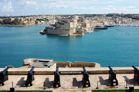 Rutas de autobús en Malta Las tres ciudades desde Upper Barrakka Gardens.