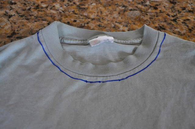 Cómo hacer una capa de superheroe con una camiseta reciclada