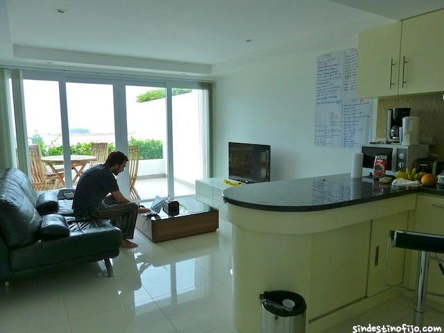 Mat en su oficina Phuket