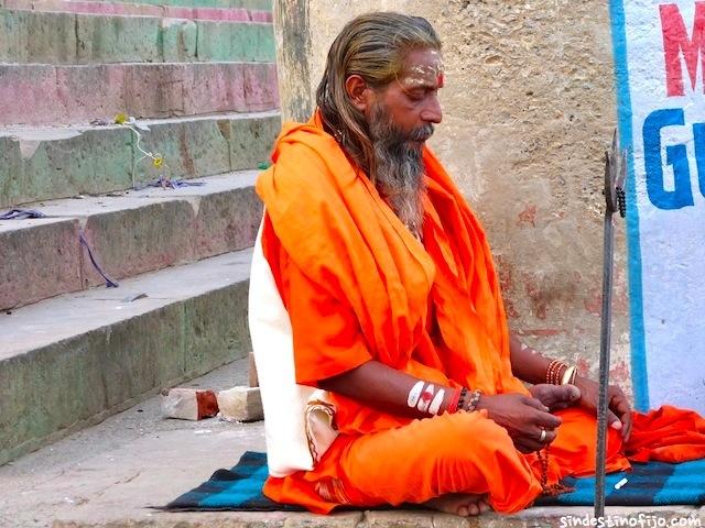 Sadhu en meditación