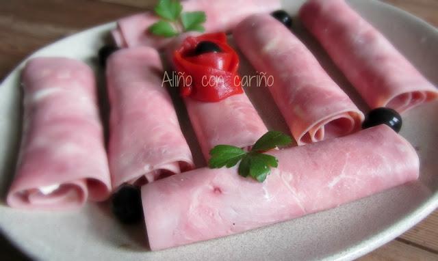 FALSOS CANELONES DE JAMÓN COCIDO, QUESO Y PIQUILLOS