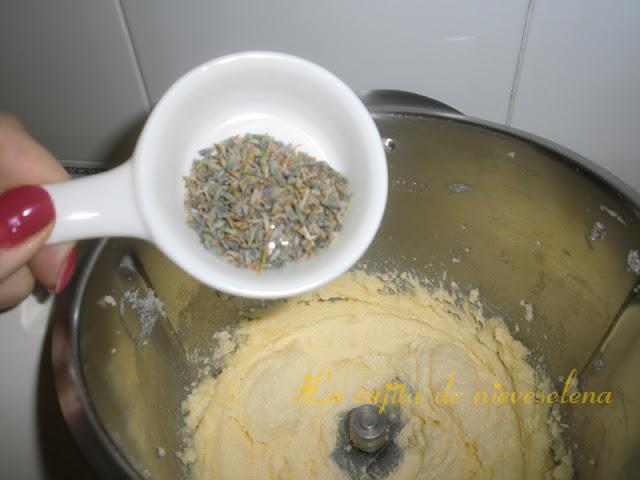 Gâteau citron-lavande (pastel de limón y lavanda)
