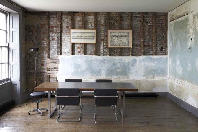 Raw walls and vintage details interior inspiration